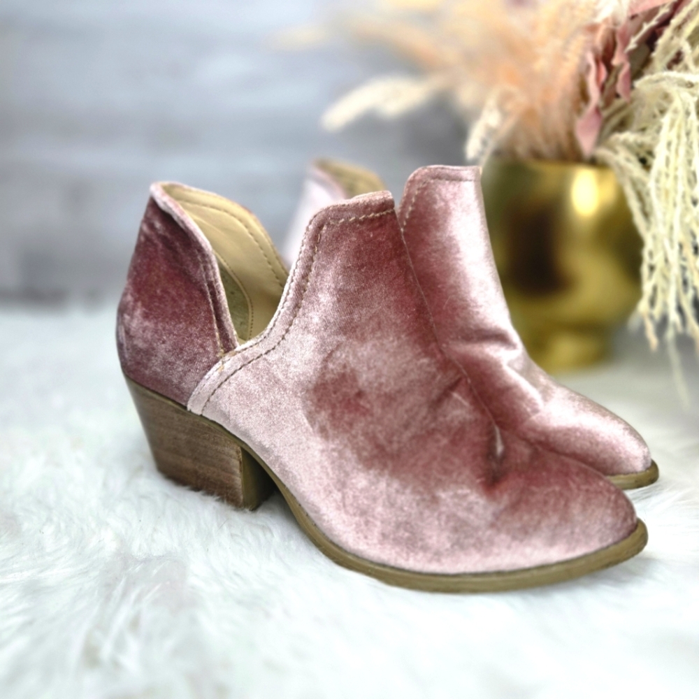 Steve Madden Adelphv Pink Velvet Booties